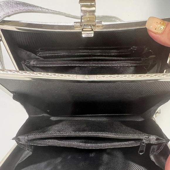 Vintage Metalic Silver Structured Divided Evening Bag W Adjustable Straps - Picture 9 of 14
